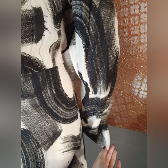 Zara Abstract Black and Off White Dress - Picture 7 of 14